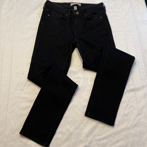 Black Calvin Klein Jeans. Size 28 Mid rise. Straight fit with a bit of stretch.